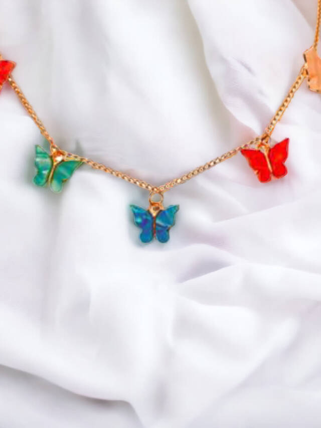 women butterfly necklace