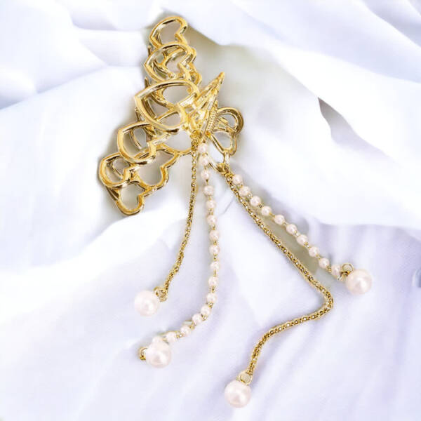 pearl tassel hair clutcher