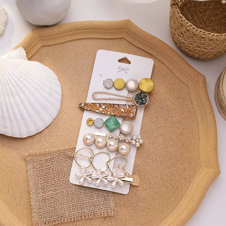 Korean heart and pearl hair clips Korean heart and pearl hair clips