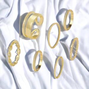 Delicate gold rings
