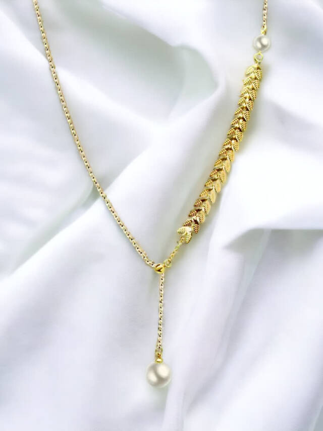 Delicate Gold Y Necklace with Pearl